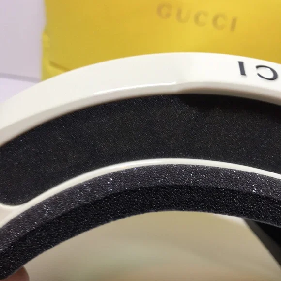 New Authentic Gucci GG Logo Ski/Snow Goggles Pink Iridescent Lens – New in Box - Picture 12 of 14